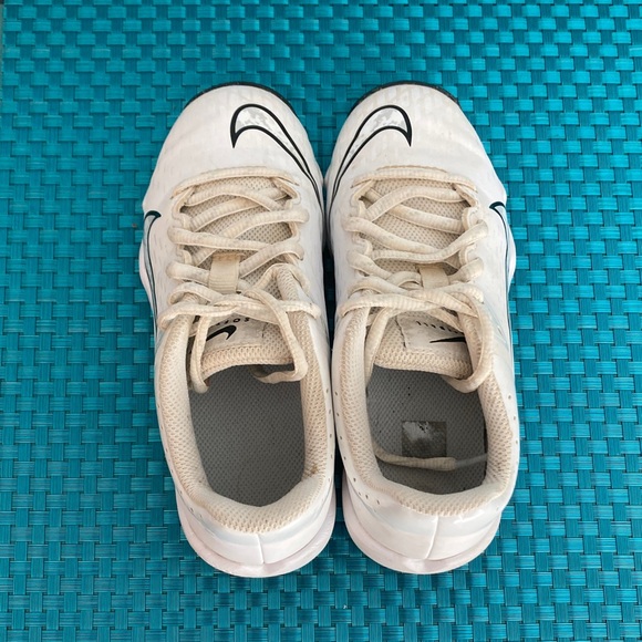 Nike Kids Softball Cleat Shoes Girls Size 13C - Picture 3 of 16